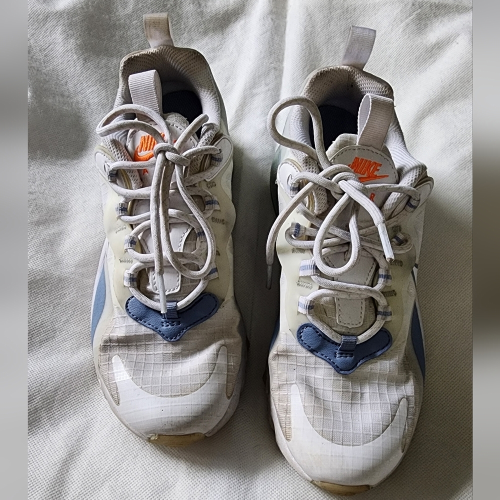 Nike Air Max React White Athletic Shoes with Orange Detail Size 5Y US / 37.5 EU